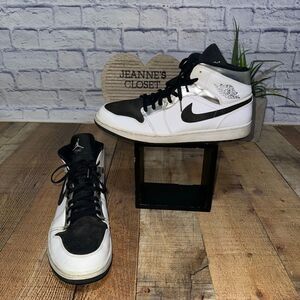 Size 16 - Air Jordan 1 Mid Alternate Think 16
Pre owned condition